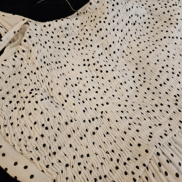White dress with black polka dots - Picture 4 of 6